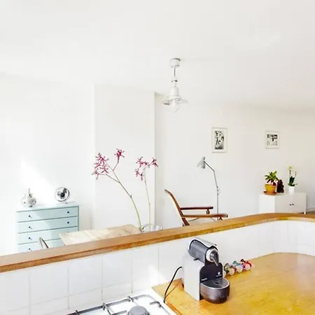 Enjoy This Beautiful, Spacious 2 Bedroom - Amsa104