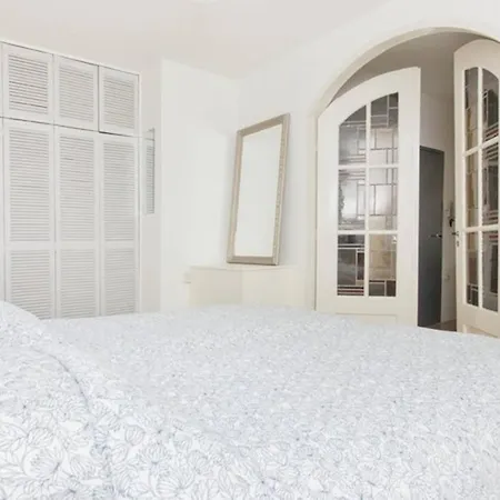 Enjoy This Beautiful, Spacious 2 Bedroom - Amsa104 Appartamento